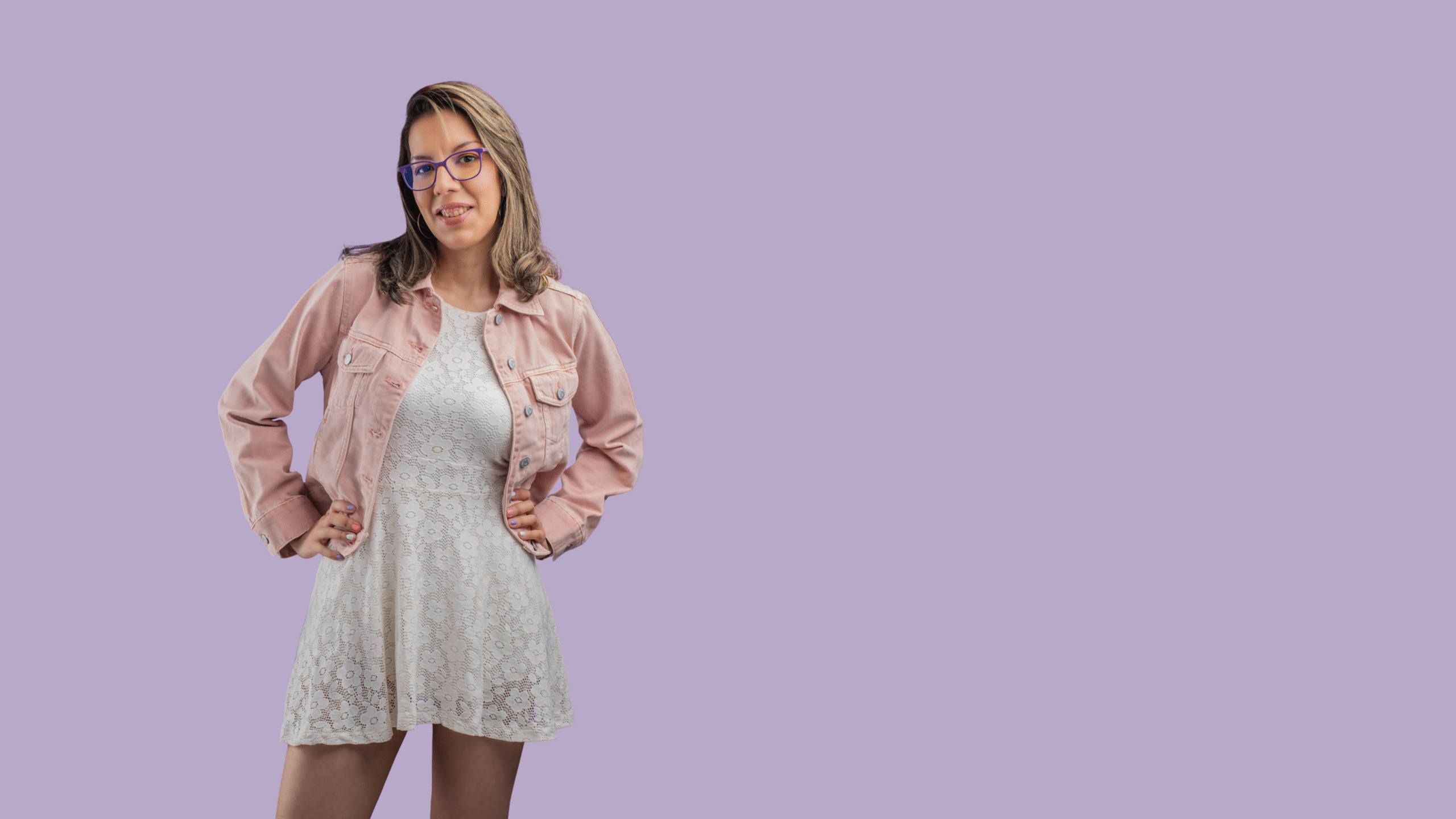 Jhosandra Silva enseñando piano a niños en clases online interactivas Jhosandra Silva enseñando piano a niños en clases online interactivas